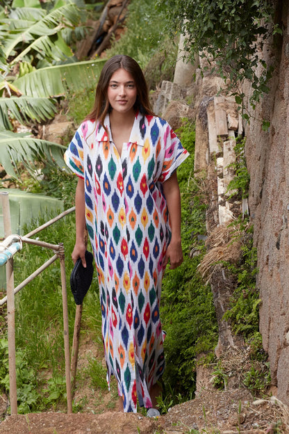 Naiara Kaftan  Multicolored Geometric Ikat Print Kaftan قفطان مطبوع بنقوش إيكات هندسية متعددة الألوان