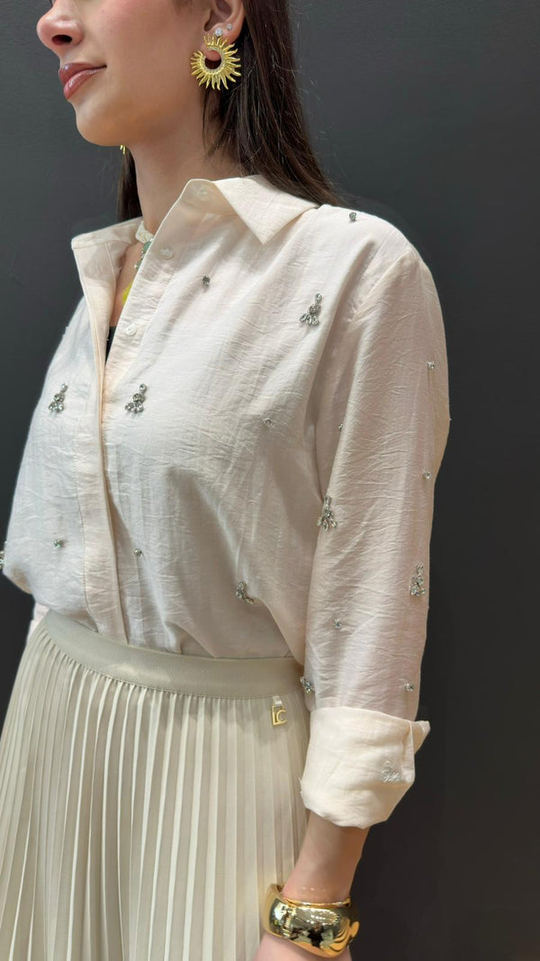 بلوزة واسعة بأزرار على الصدر MS2615019