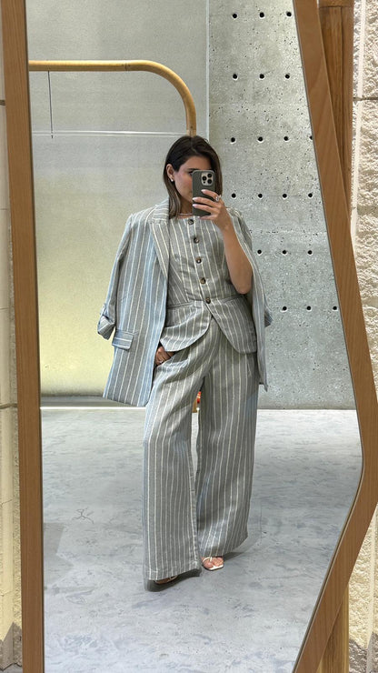 Kris Pinstripe Wide Leg Pants بنطال واسع الساقين مخطط