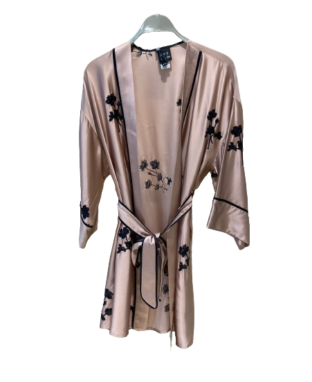 43-3024 (Flower Emb Satin Kimono Dress) فستان كيمونو من الساتان مزين بالزهور