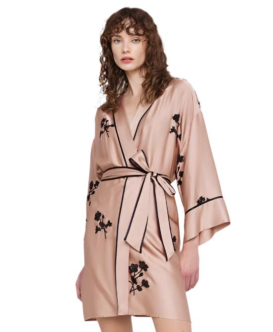 43-3024 (Flower Emb Satin Kimono Dress) فستان كيمونو من الساتان مزين بالزهور