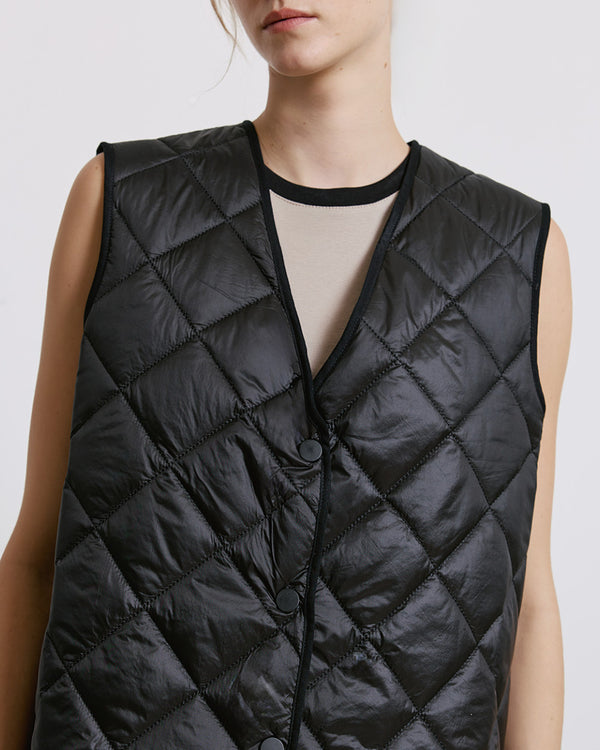 44-1071 Quilted Sleeveless Jacket سترة مبطنة بلا أكمام