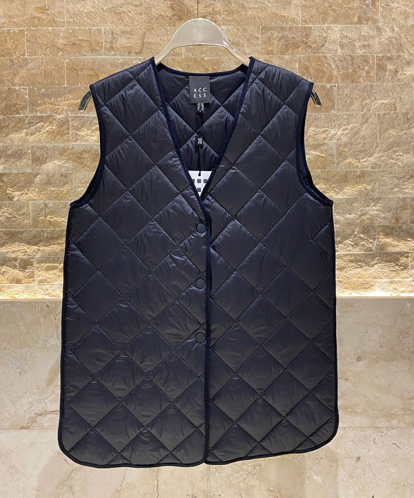 44-1071 Quilted Sleeveless Jacket سترة مبطنة بلا أكمام