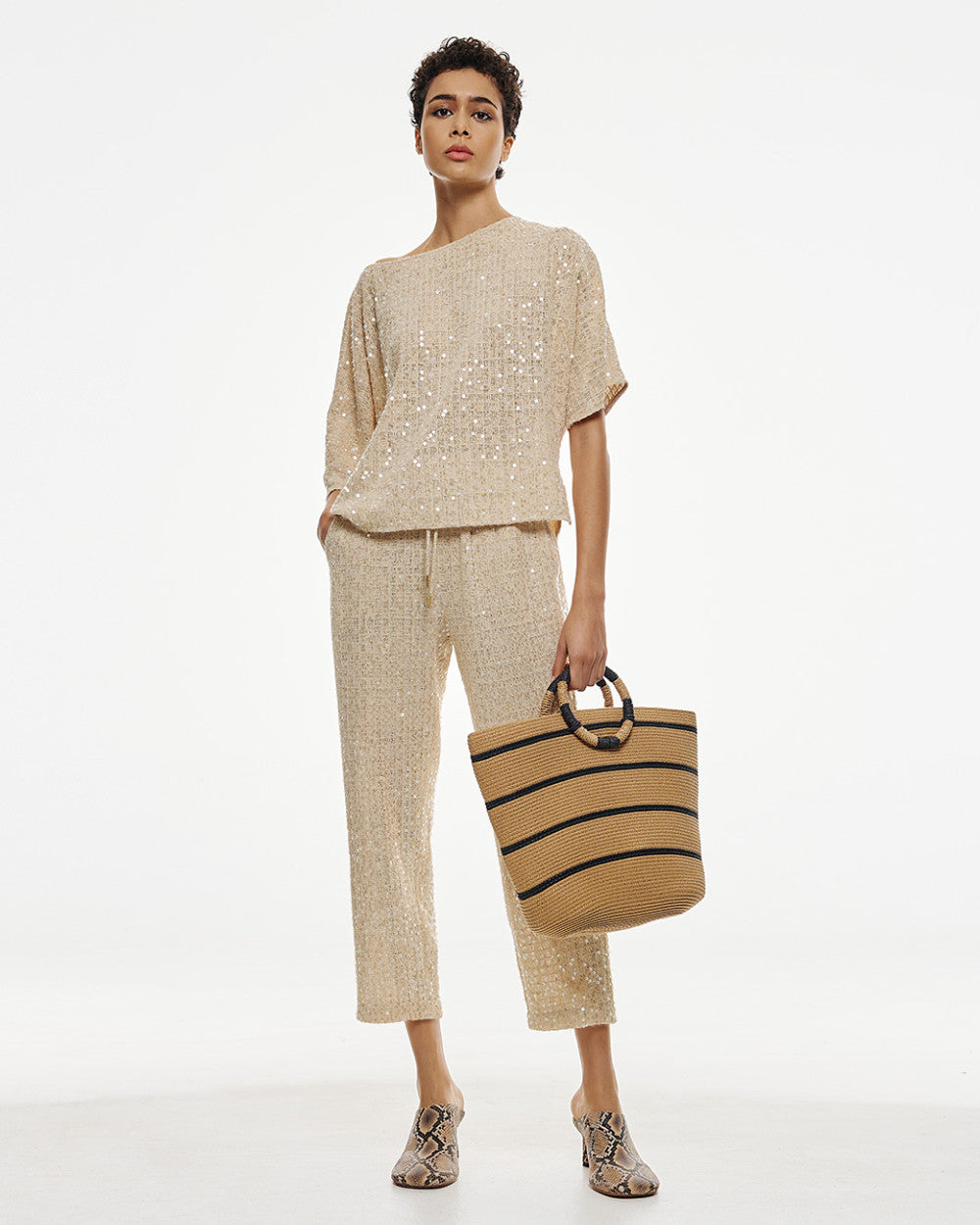 53-2167 Sequins Tops بلوزات مزينة بالترتر - Brown Loft