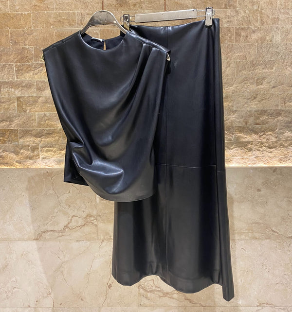 54-2036/6017 Faux Leather Top with Long Skirt بلوزة من الجلد الصناعي مع تنورة طويلة