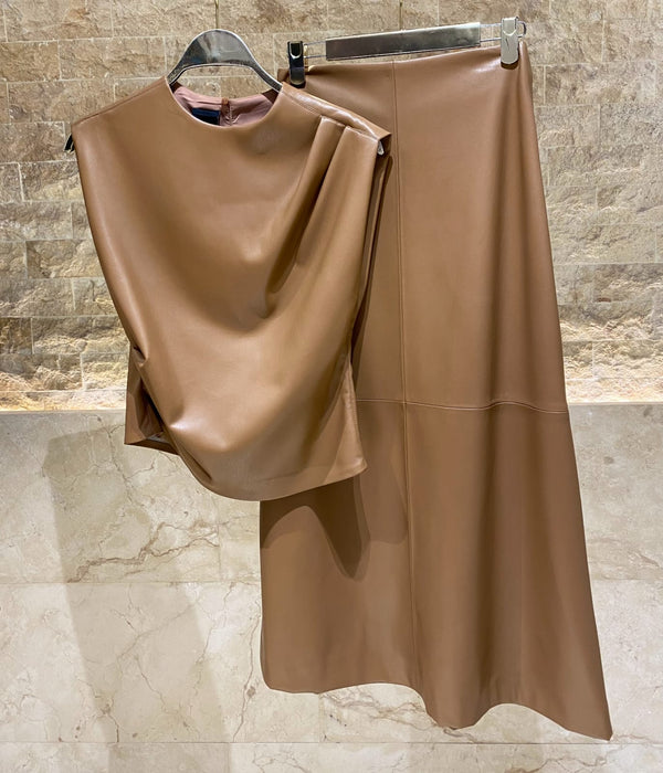 54-2036/6017 Faux Leather Top with Long Skirt بلوزة من الجلد الصناعي مع تنورة طويلة