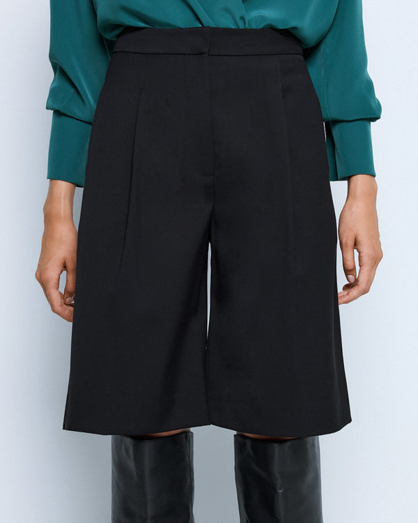 54-5040  Pleated Bermuda Short شورت برمودا مطوي