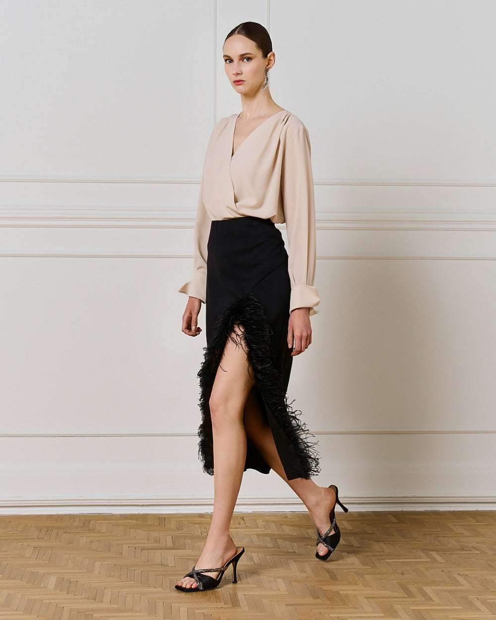 54-6014 Midi Skirt with Feathers - Brown Loft