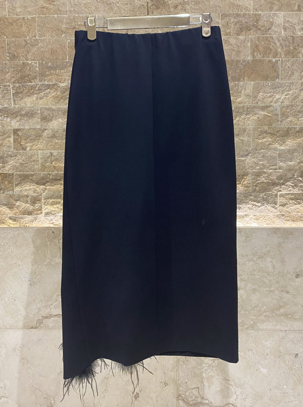 54-6014 Midi Skirt with Feathers تنورة متوسطة الطول مزينة بالريش