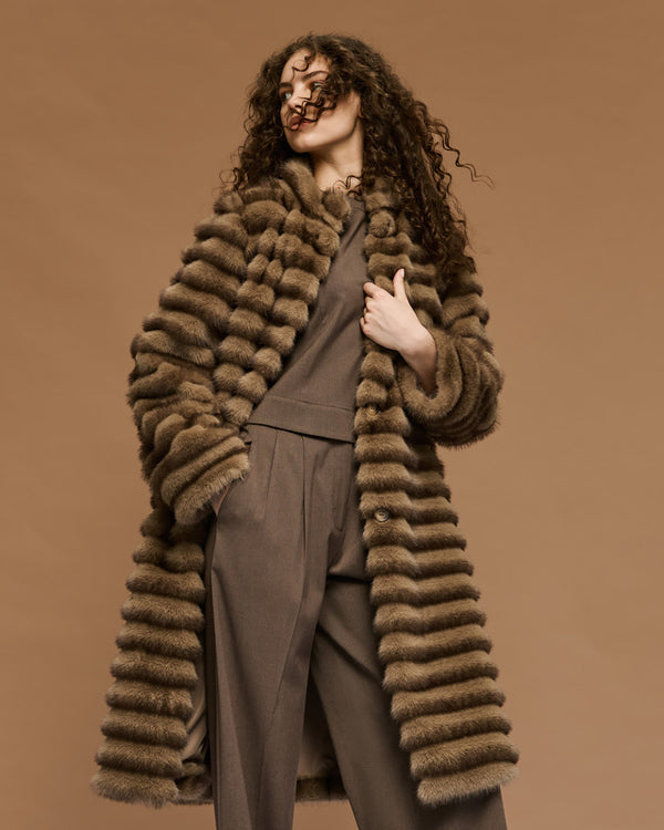 54-9108  Faux Fur Long Coat معطف طويل من الفرو الصناعي