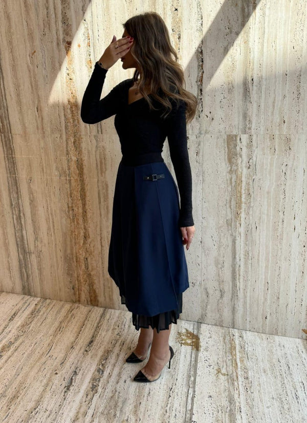 17S2001 (Pleated Layered Crepe Skirt) تنورة كريب مطوي الطبقات