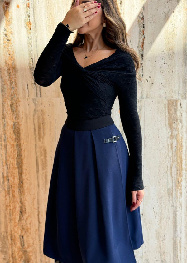 17S2001 (Pleated Layered Crepe Skirt) تنورة كريب مطوي الطبقات