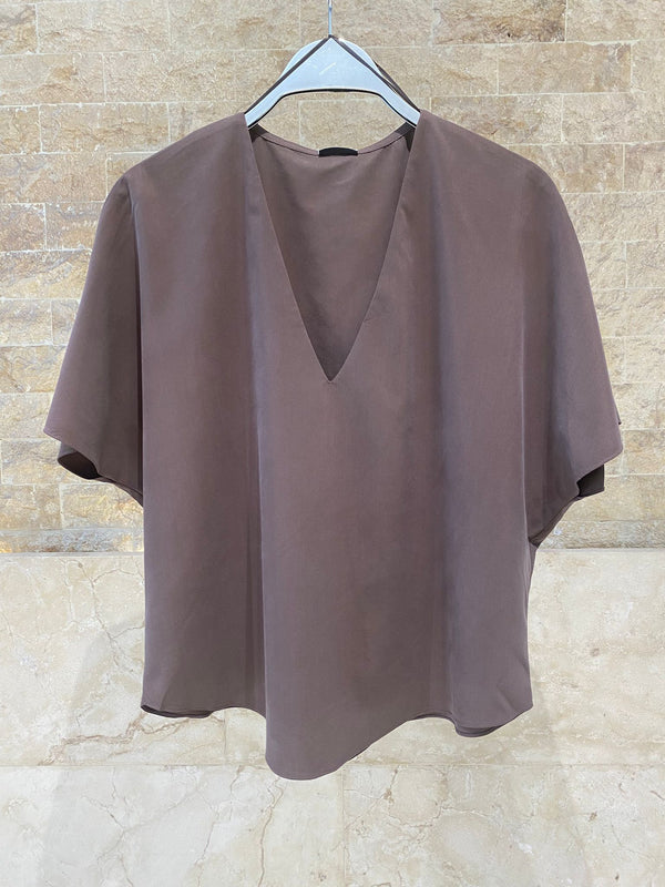63-2121/5046 V Neck Top and Pleated Pants