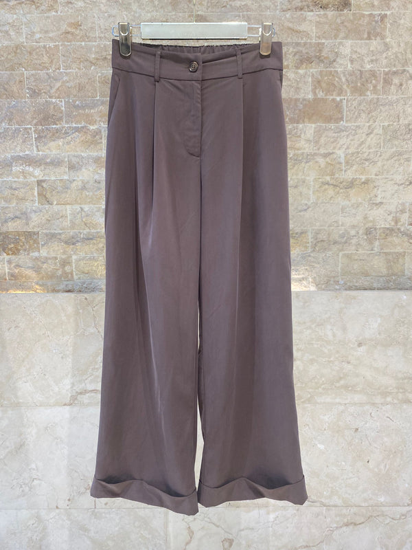 63-2121/5046 V Neck Top and Pleated Pants