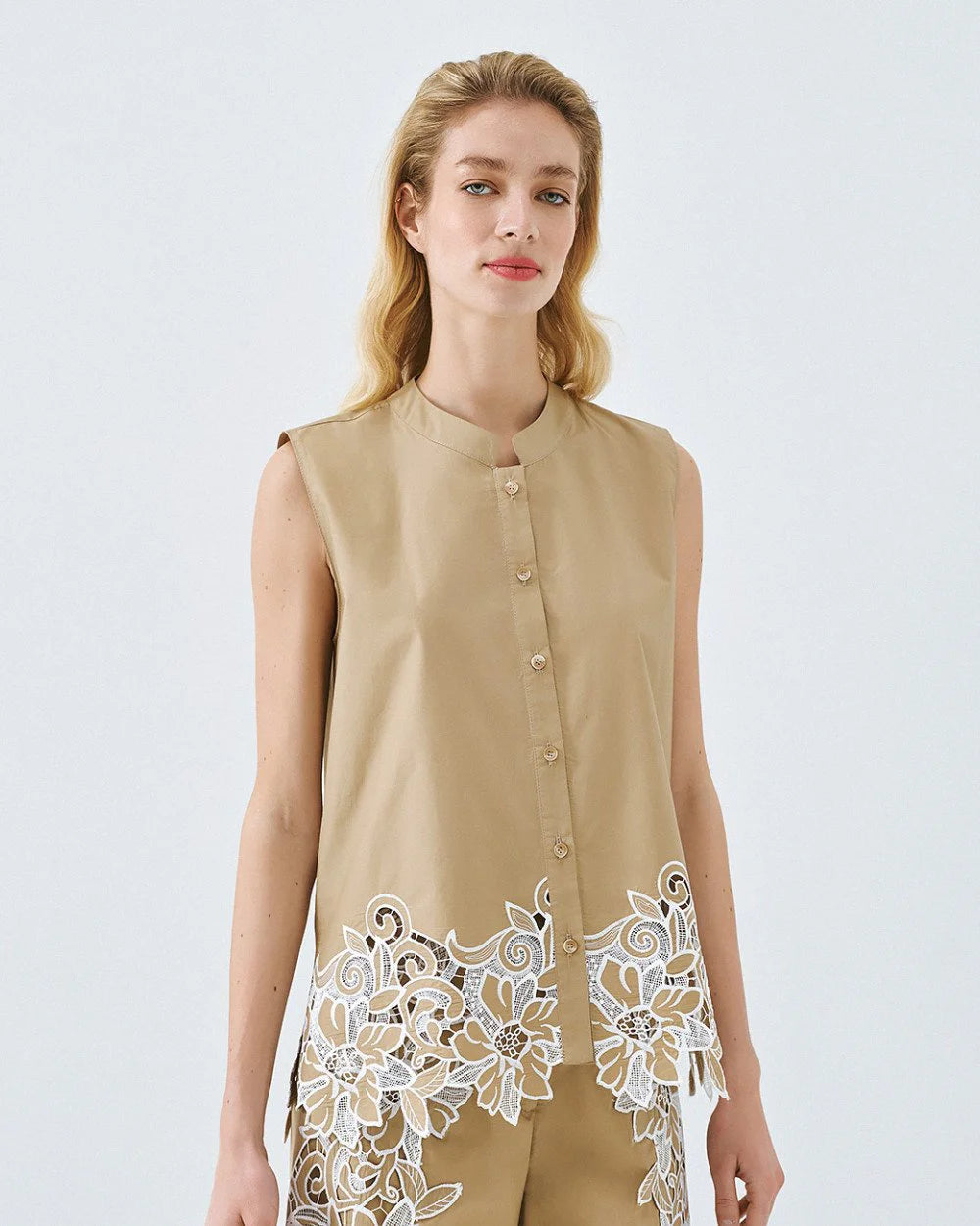 63-7054 Sleeveless Shirt with Embroidery - Brown Loft