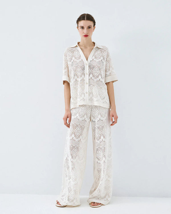 63-7073 Satin V Neckline Buttoned Shirt