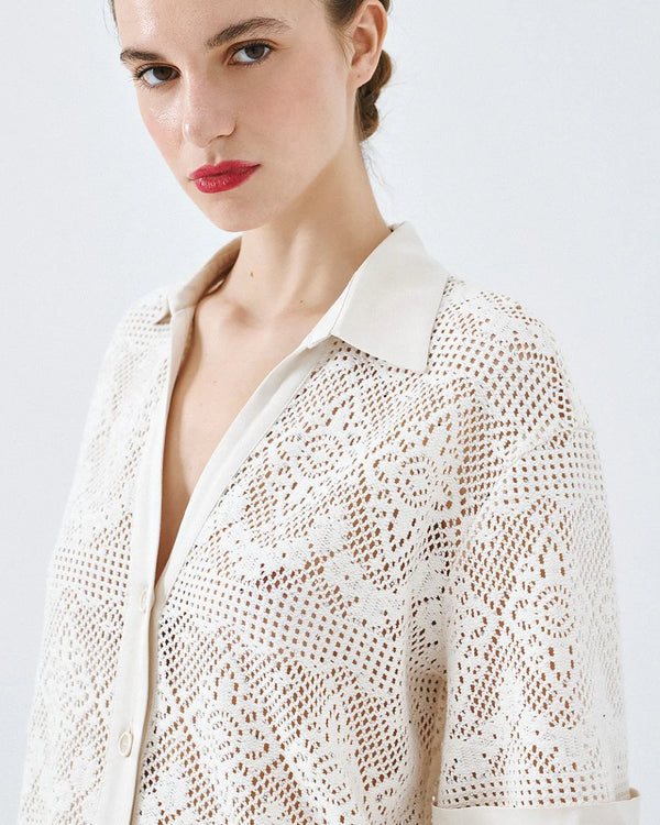 63-7073 Satin V Neckline Buttoned Shirt