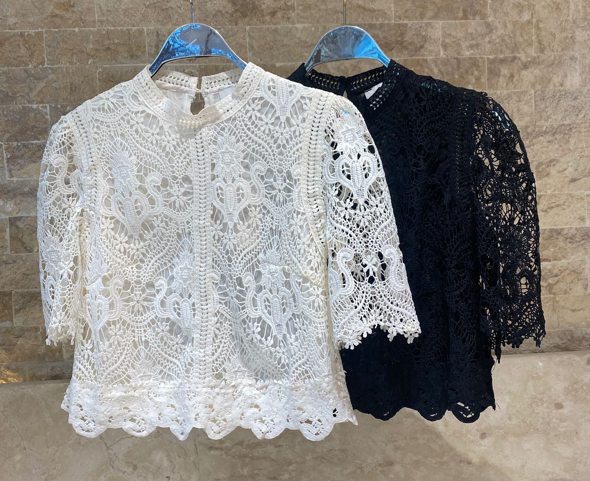 Cropped Floral Lace Top 80973