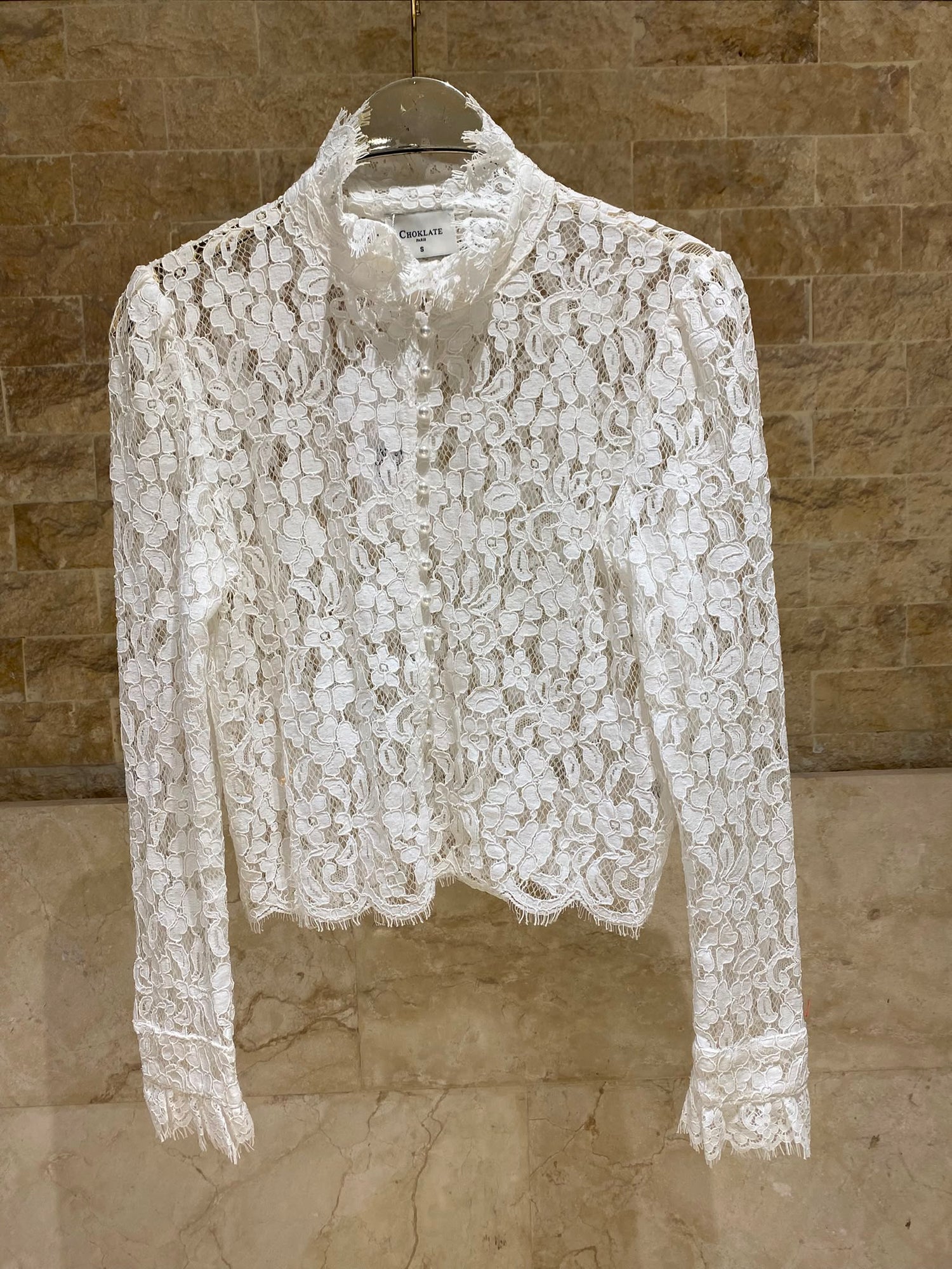 81085 Floral Lace Top بلوزة من الدانتيل بنقشة الزهور