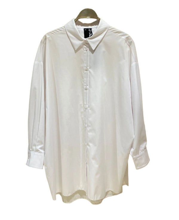 8201.3034 (Poplin Long Back Oversized Shirt) بوبلين قميص طويل الظهر كبير الحجم