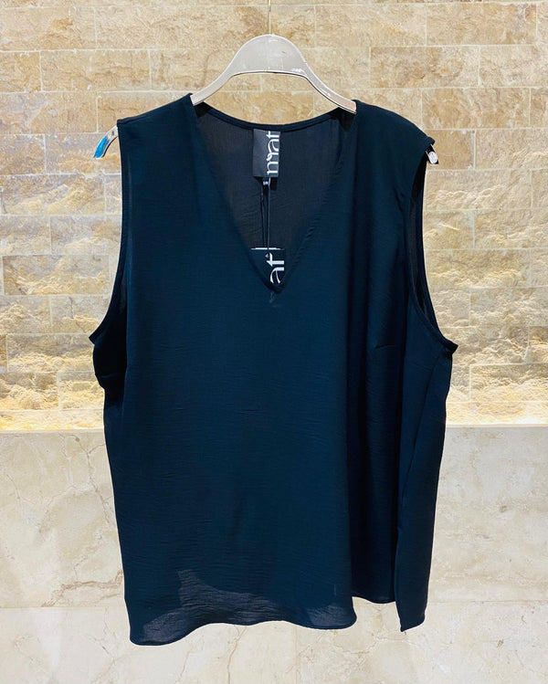 8201.1103 Oversized Airwashed Crepe Sleeveless Top بلوزة كريب مغسولة بالهواء كبيرة الحجم بدون أكمام