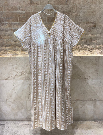 8301.7180 Geometric Embroidered Oversized Kaftan - Brown Loft