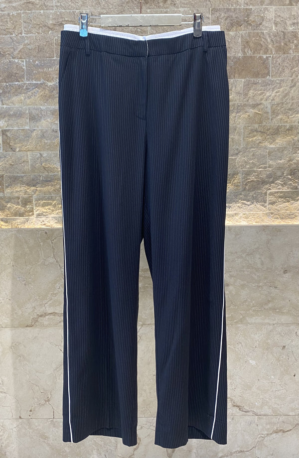 8401.2035 Wide Leg Pinstripe Pants بنطال مخطط واسع الساق