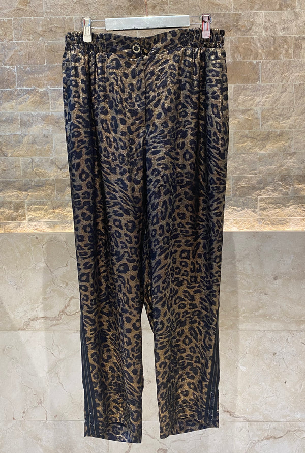 8401.3017/2039  Metallic Leopard Shirt and Relaxed Tapered Pants قميص جلد النمر المعدني وبنطلون ضيق مريح