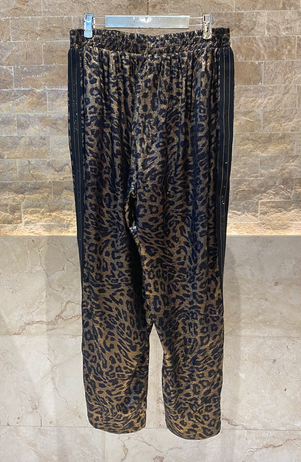 8401.3017/2039  Metallic Leopard Shirt and Relaxed Tapered Pants قميص جلد النمر المعدني وبنطلون ضيق مريح