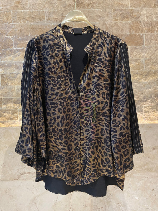 8401.3017/2039  Metallic Leopard Shirt and Relaxed Tapered Pants قميص جلد النمر المعدني وبنطلون ضيق مريح