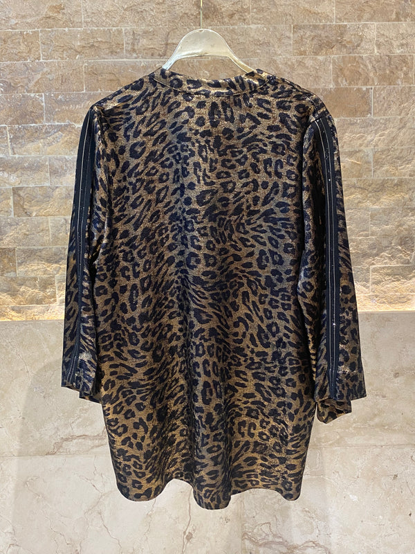 8401.3017/2039  Metallic Leopard Shirt and Relaxed Tapered Pants قميص جلد النمر المعدني وبنطلون ضيق مريح