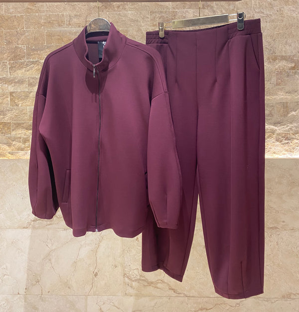 8401.4040/2026 Oversized Jacket and High Waist Jogger Pants جاكيت كبير الحجم وبنطلون رياضي بخصر مرتفع