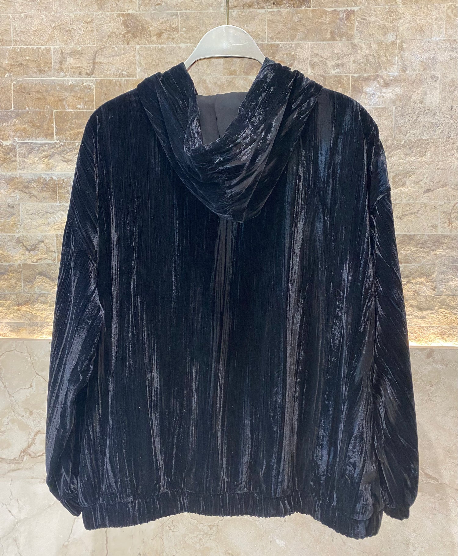 8401.4045  Hooded Crushed Velvet Oversized Jacket سترة كبيرة الحجم من المخمل المكسر بغطاء للرأس - Brown Loft