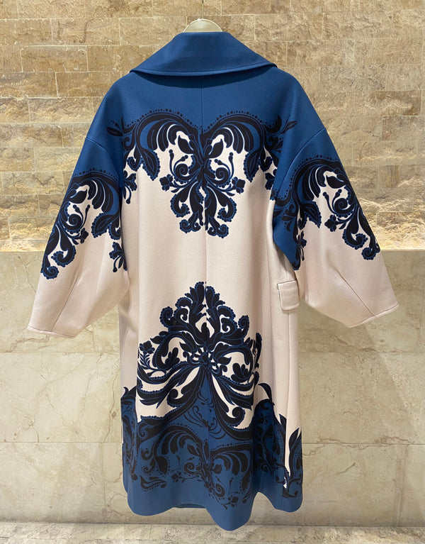 8401.4058 Ornamental Patterned Oversized Midi Length Coat معطف متوسط الطول كبير الحجم بنقوش مزخرفة