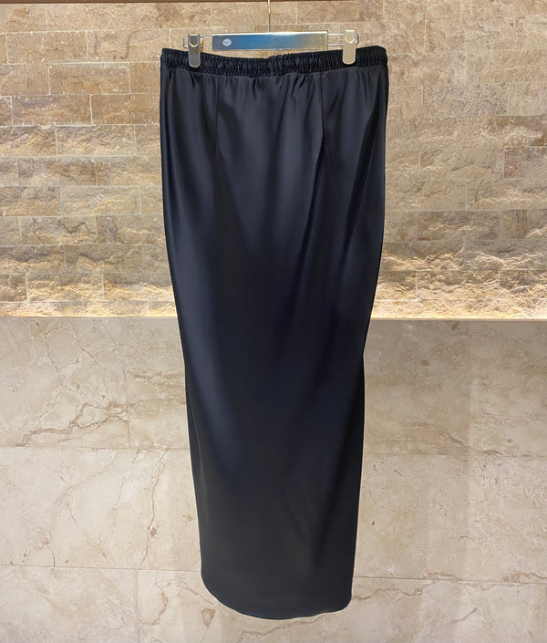 8401.6011  Satin A Line Long Skirt تنورة طويلة من الساتان بتصميم A