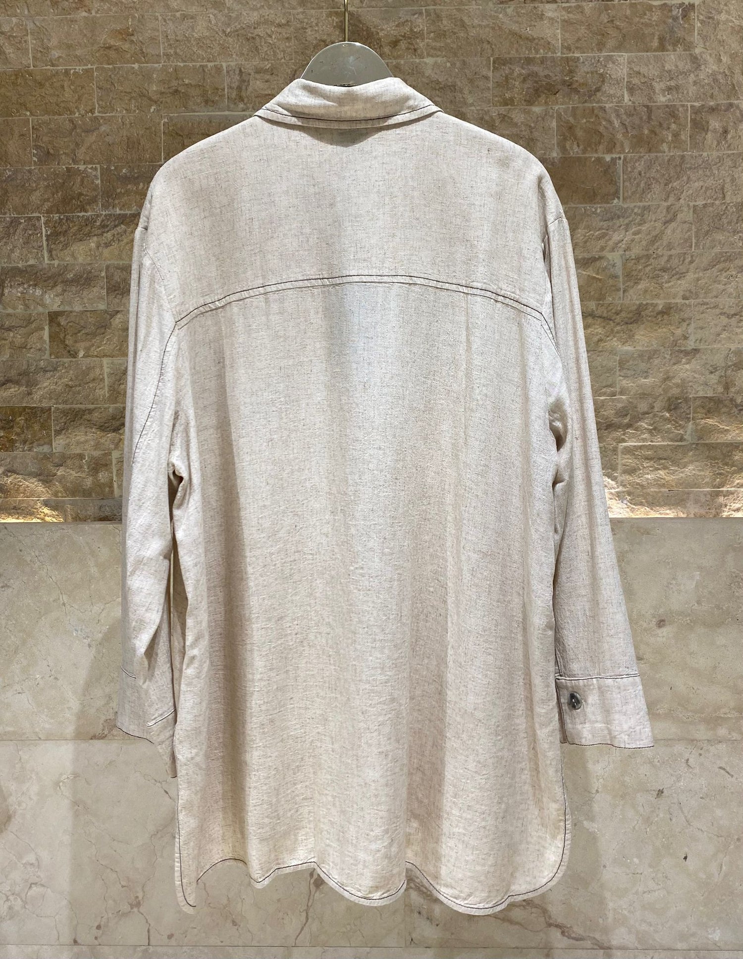 8501.3053  Oversized Long Back Linen Shirt قميص كتان واسع بظهر طويل - Brown Loft
