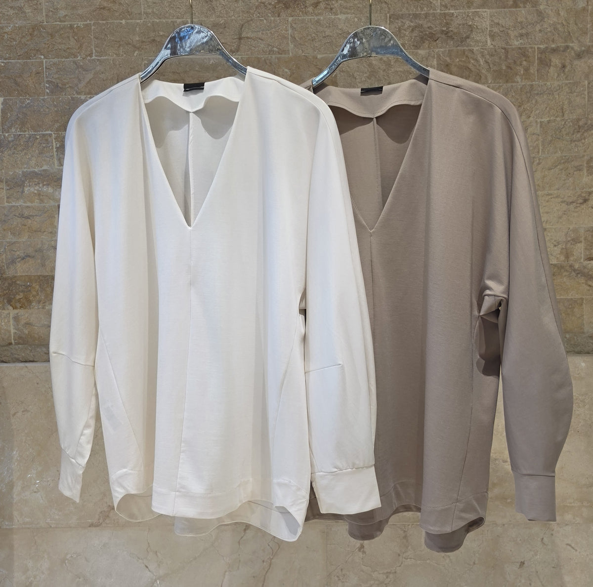 V-Neck Relaxed Fit Blouse 8601.1058