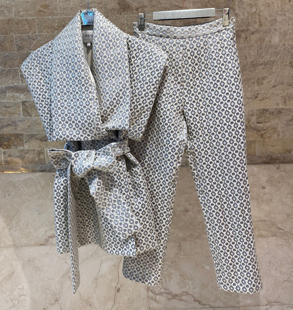 Cosme Set Geometric Embossed Set