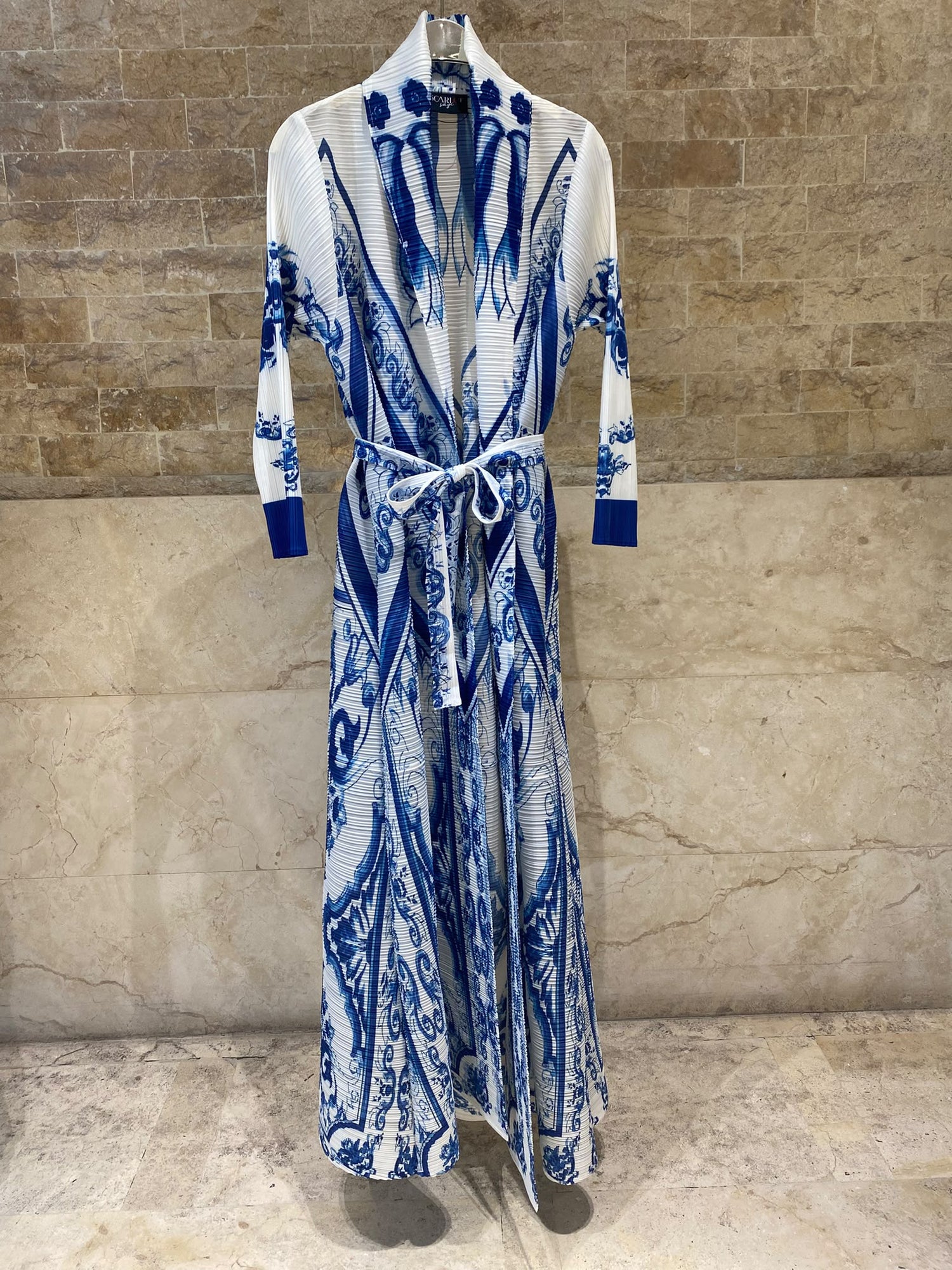 GJ2092 Amel Long Overlay