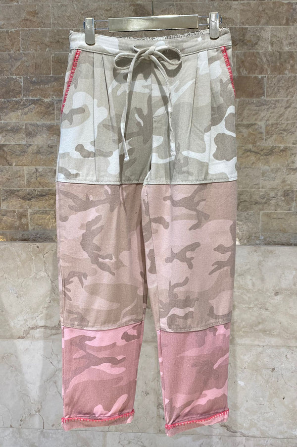Angele Multi-Tone Camouflage Patterned Pants بنطال بنقشة تمويه متعددة الألوان
