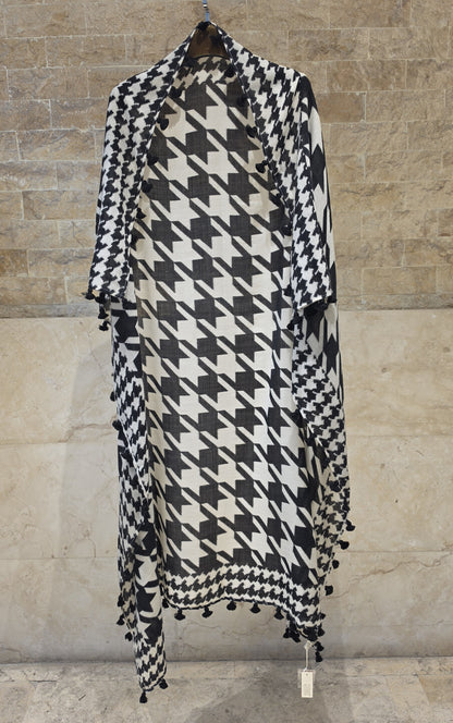 C211071 Houndstooth Print Square Scarf