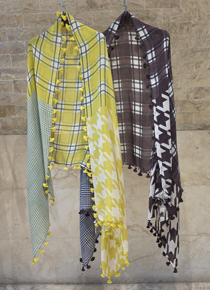 C22790 Big Hound Check Pompom Scarf