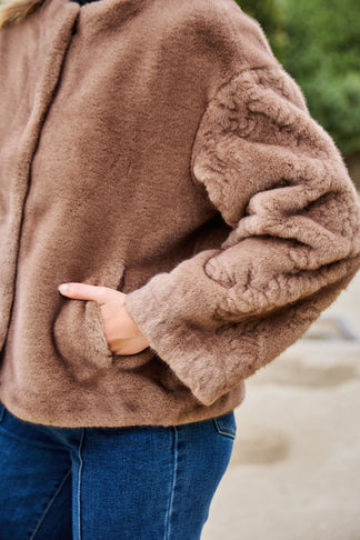 Colette Faux Fur Jacket سترة من الفرو الصناعي