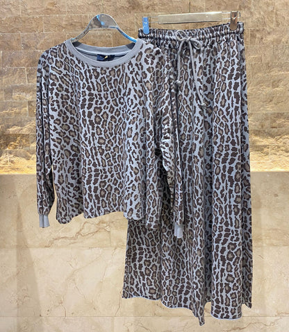 CWM53903/905 Oversized Leopard Print Sweater and Pants Set - Brown Loft