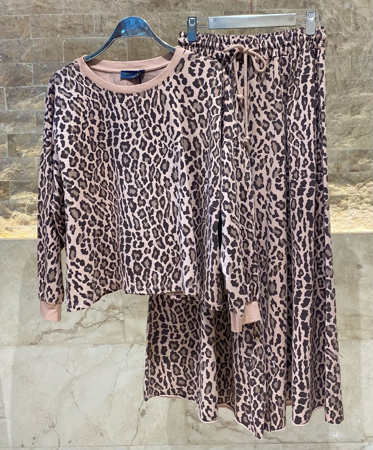CWM53903/905 Oversized Leopard Print Sweater and Pants Set - Brown Loft