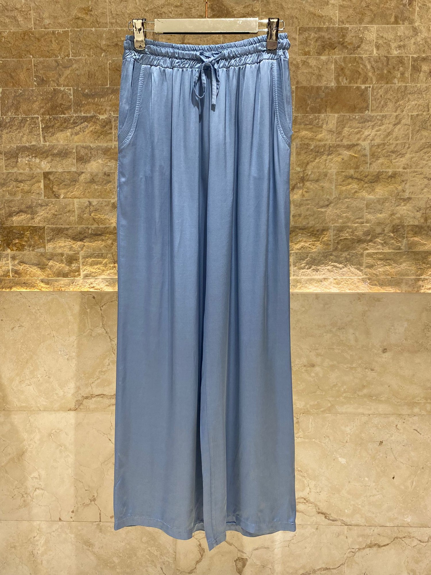DB14570VS Wide Leg Satin Pants بنطلون ساتان واسع الساق - Brown Loft
