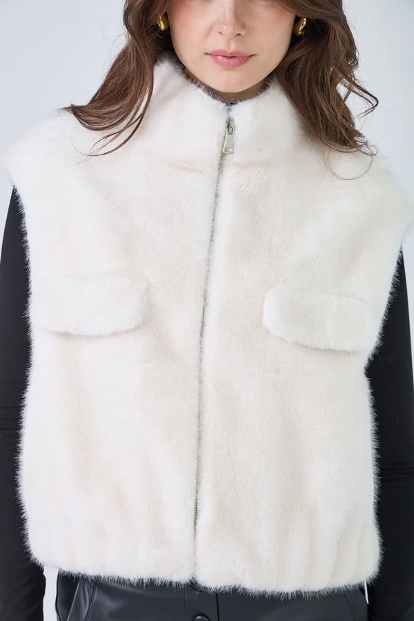 Gaby Faux Fur Vest سترة من الفرو الصناعي