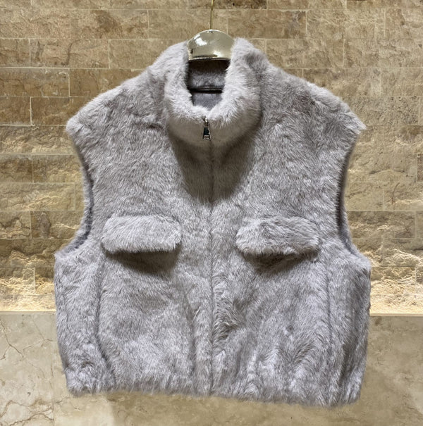 Gaby Faux Fur Vest سترة من الفرو الصناعي