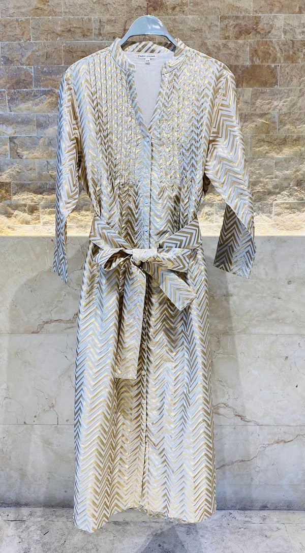 فستان مزين بأزرار متعرجة - 122