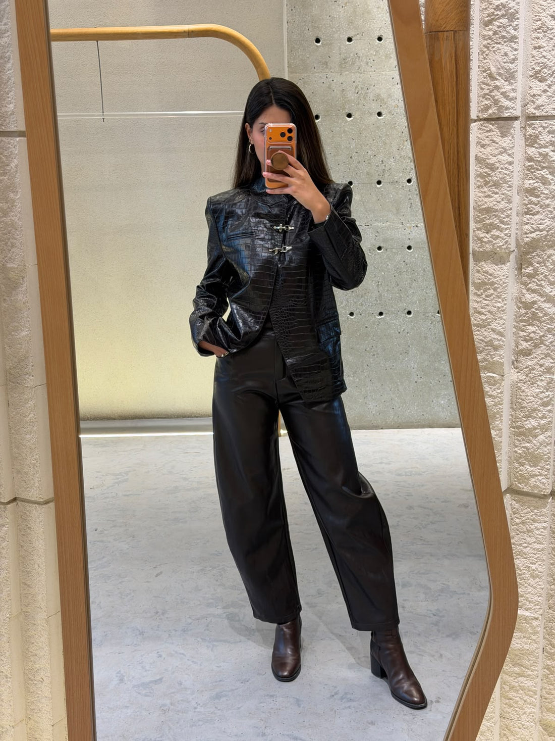 Croc-effect jacket with high collar U512611